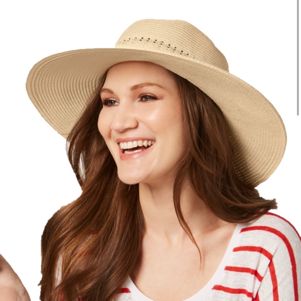Nine West adjustable packable hat